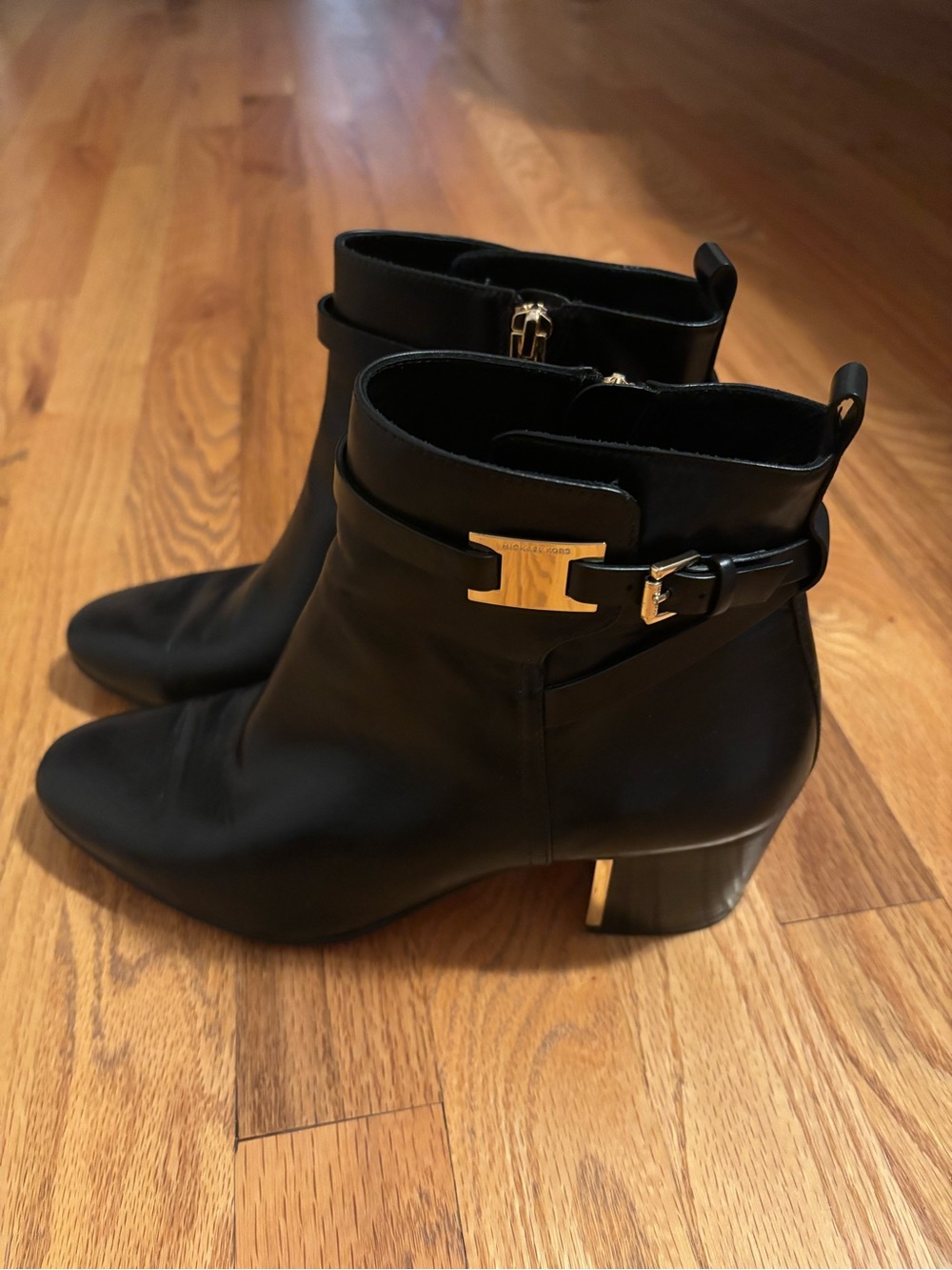 Micheal Kors heel boots